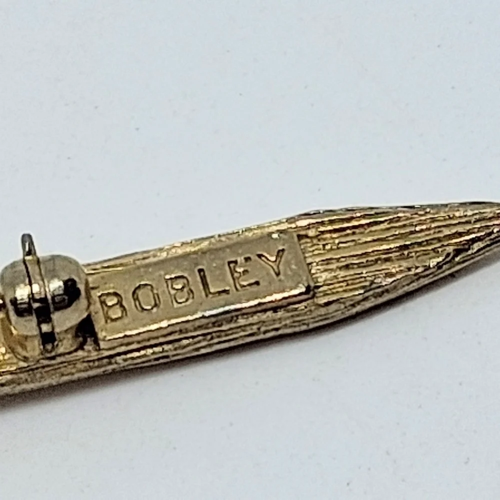 * Vintage Bobley Gold Tone Seal Bar Pin Brooch